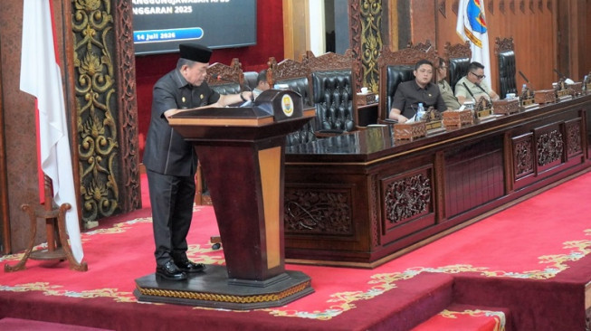 Sikapi Pandangan Fraksi DPRD, Gubernur Jambi Jabarkan Evaluasi dan Capaian Pertanggungjawaban APBD 2025